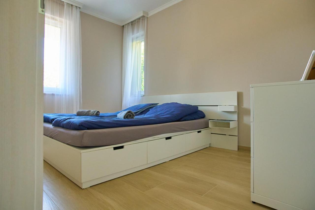 Sunlight Grey - Szeged Apartment Ngoại thất bức ảnh