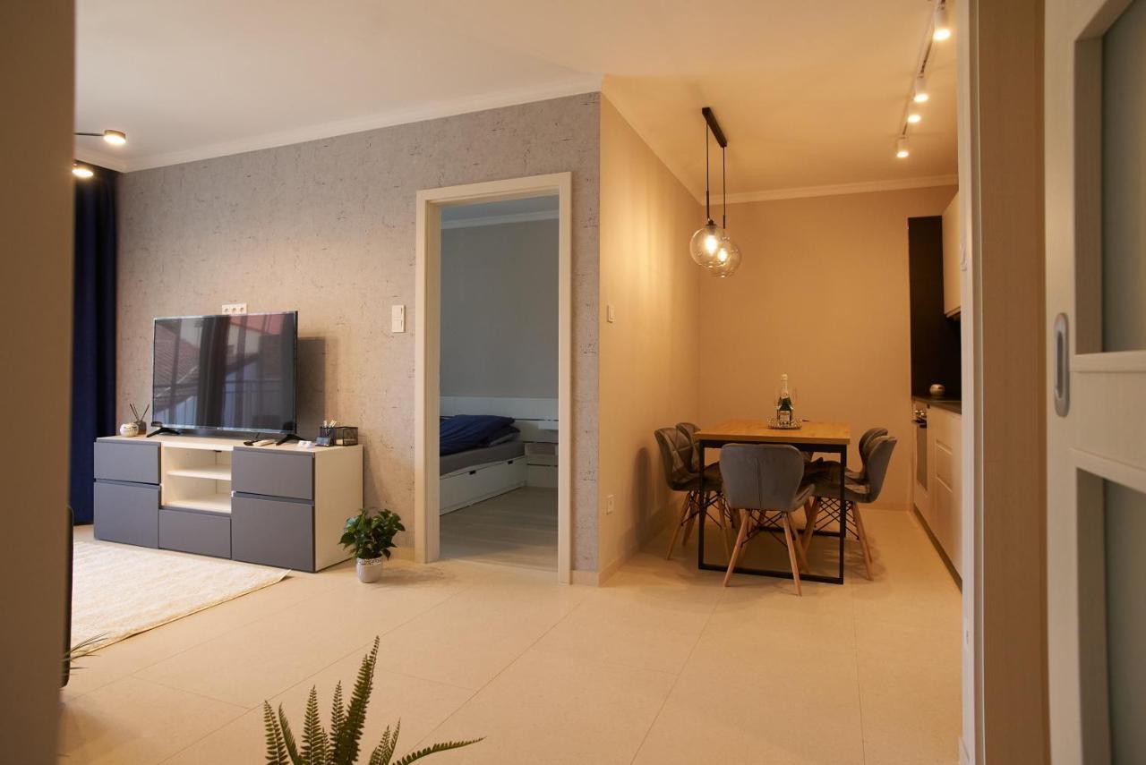 Sunlight Grey - Szeged Apartment Ngoại thất bức ảnh